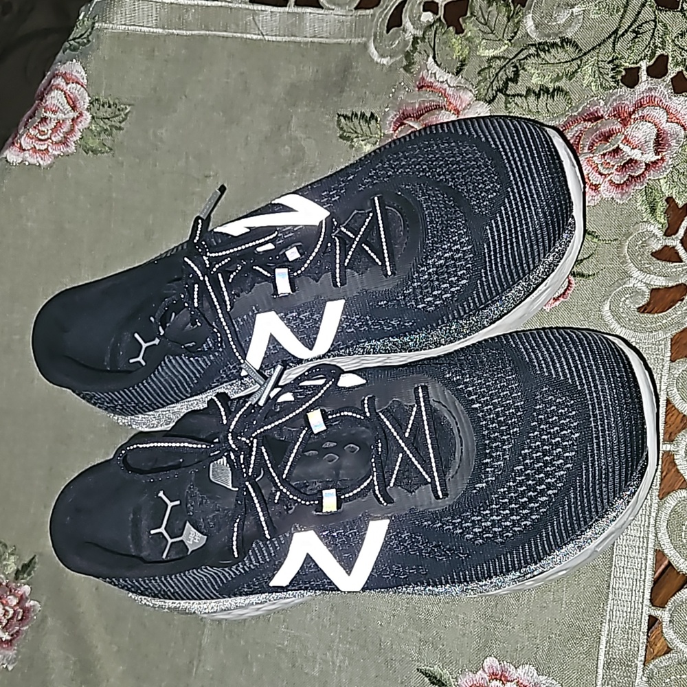Men's New Balance fresh to sneakers - Picture 2 of 8